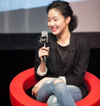 同学聚会穿啥显得年轻,冬天男朋友同学聚会穿什么衣服