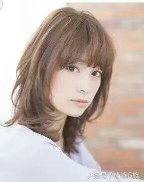 女生修饰大脸的发型,大脸女生适合的发型简约气质