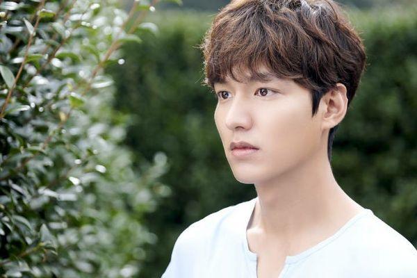 发型男生2021流行美式,2022年欧美流行的男士发型