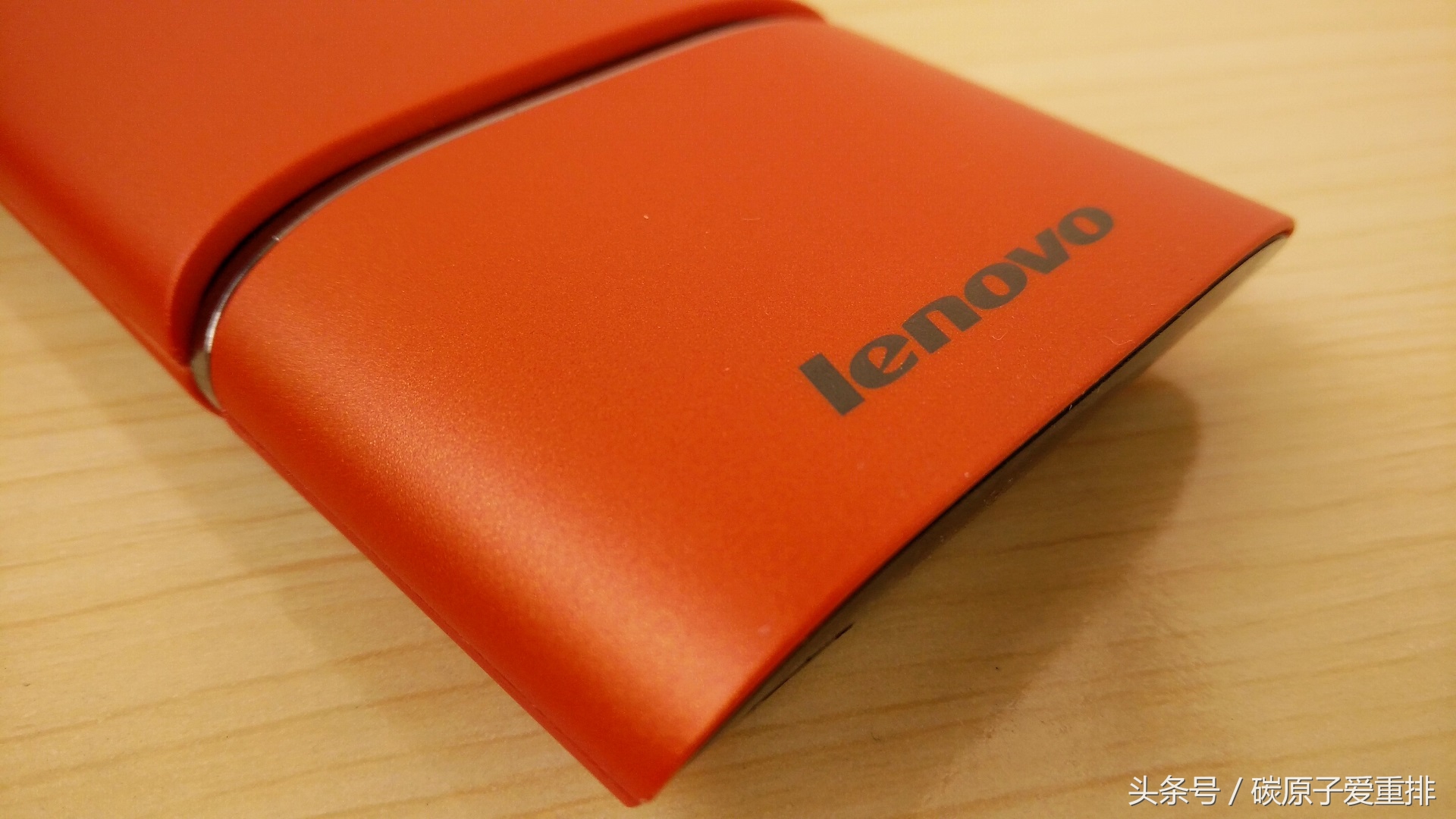 科技感十足的鼠标,谁能拒绝这么炫酷的鼠标啊