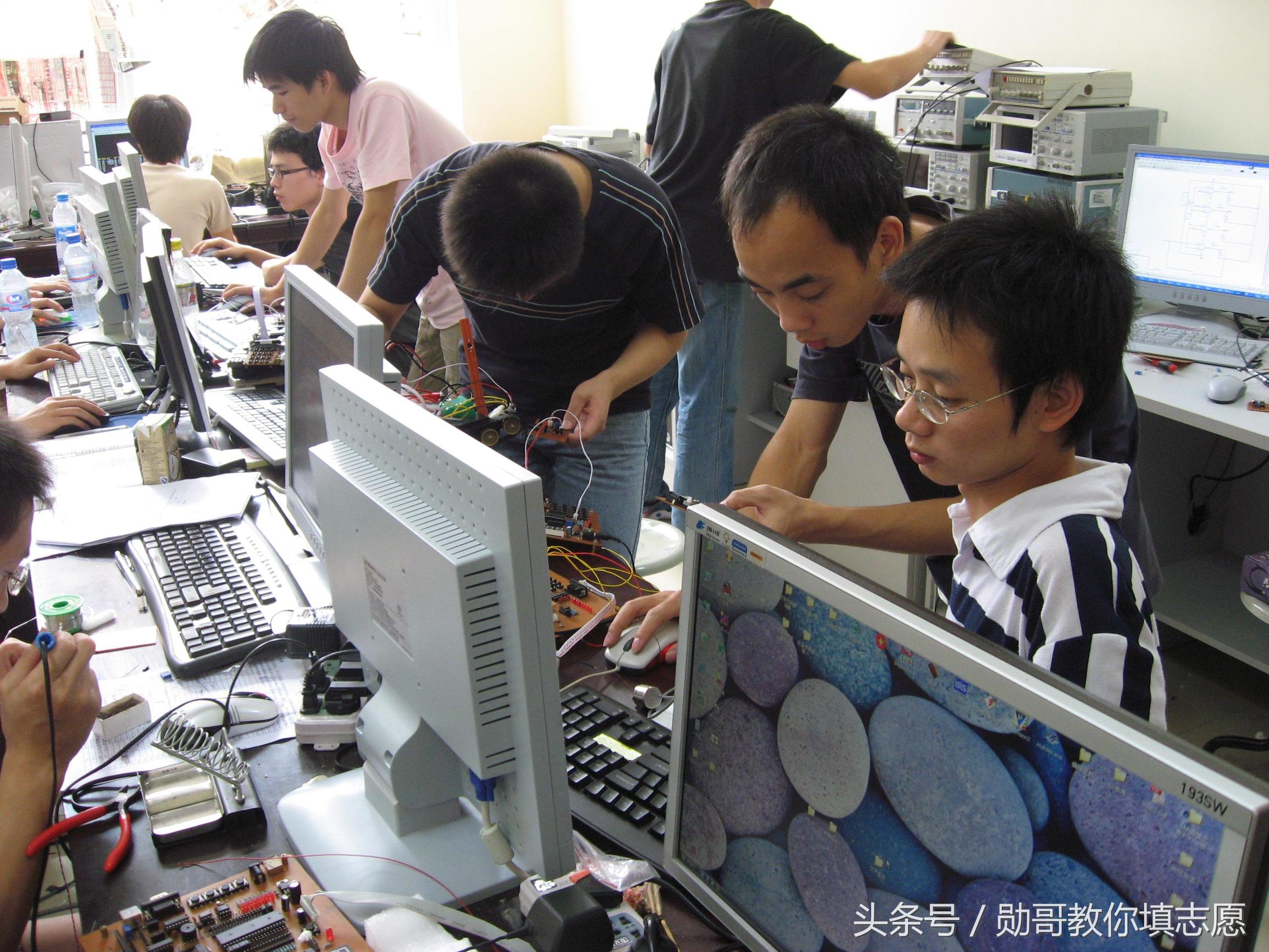 中国四大军医大学，优势专业、招生和录取全景分析！