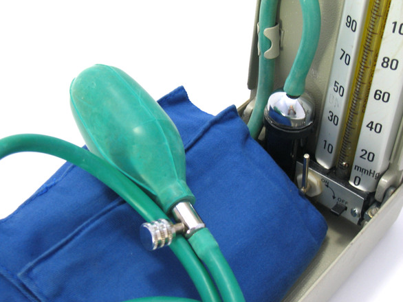 高血压引起的耳鸣用什么药,高血压耳鸣中成药