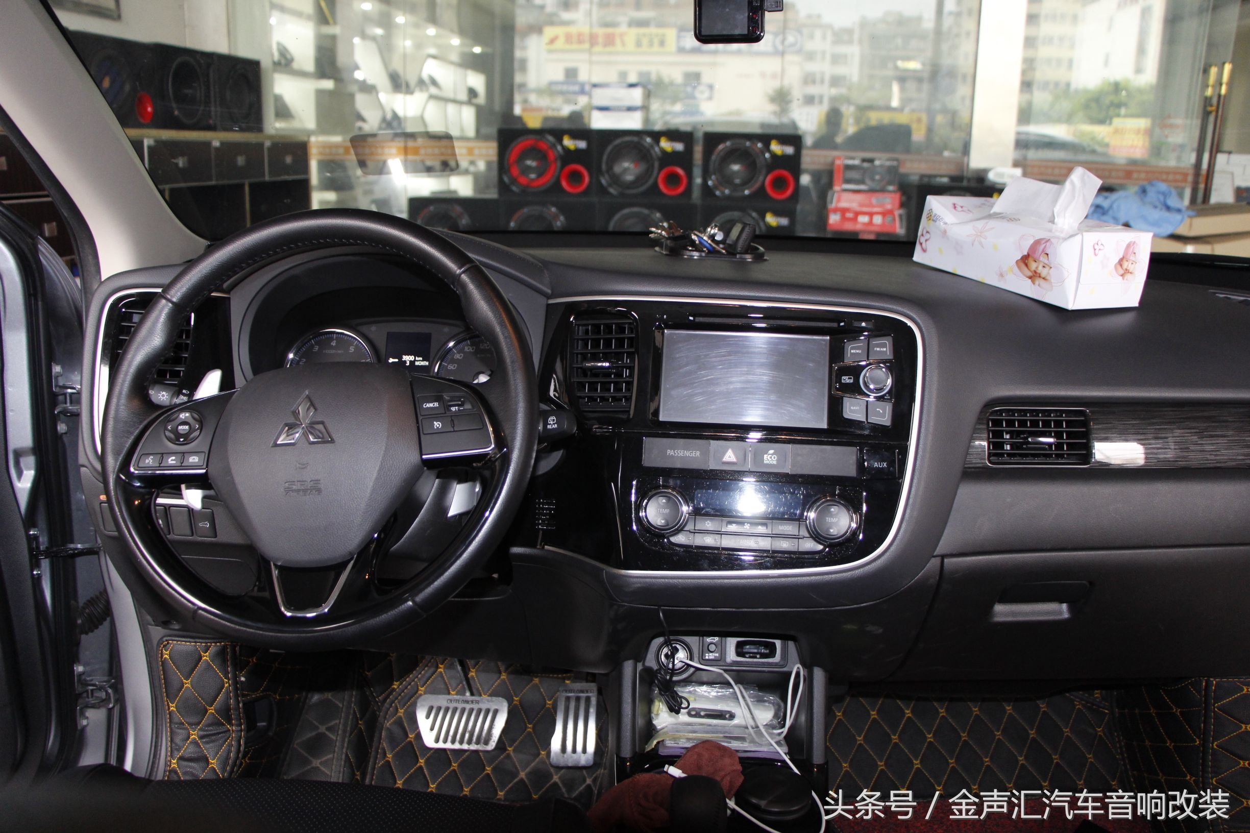 三菱欧蓝德音响拆车件升级,欧蓝德音响拆车件