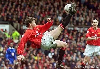 描写足球的优美句子和段落,关于足球比赛的句子有哪些