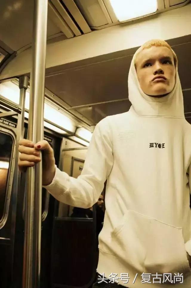 连帽卫衣今年很流行,长款连帽卫衣怎么穿才好看