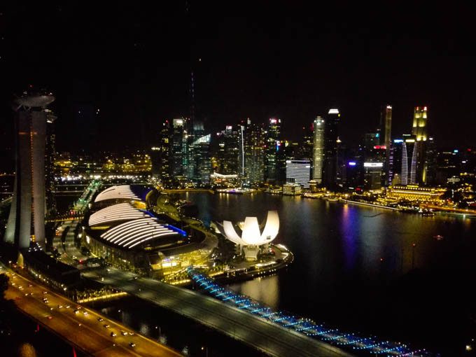 去新加坡,如果你有预算,建议至少去金沙酒店住一晚