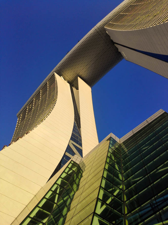 去新加坡,如果你有预算,建议至少去金沙酒店住一晚