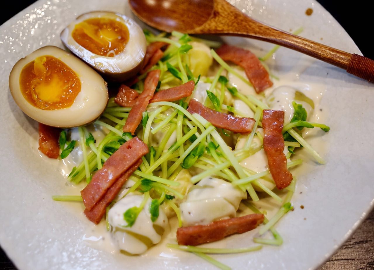 不当翻译官，他钻进居酒屋11年，终在山城做出最旧最暖的日料铺