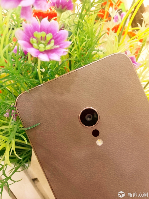 锤子m1是双扬声器吗,锤子m1刚出时多少钱