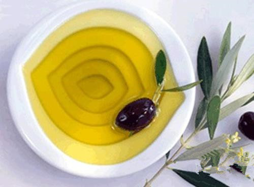 冬天宝宝脸皴了不愿擦霜,冬天宝宝脸皴了擦甘油可以吗