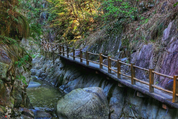 婺源石门山峡谷导游图,婺源石门峡谷值得去吗