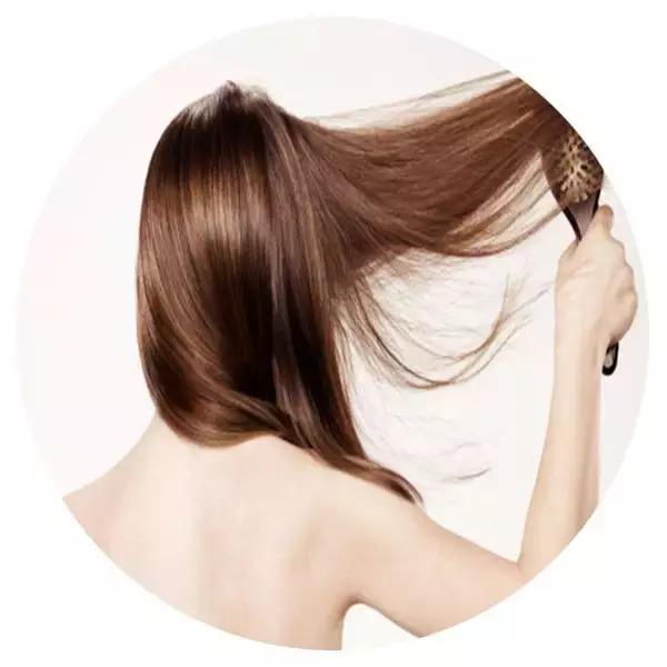 洗头过后头皮干燥大量头皮屑,头皮屑多应该多洗头还是少洗