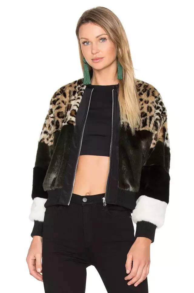 美国“双11”的黑五消费日,黑五美国视频