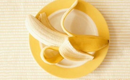 香蕉皮可以拿来干什么,香蕉皮扔了很可惜教你一招
