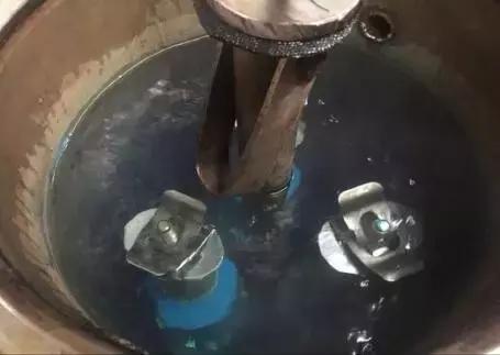 筒子纱染色流程视频,荧光涂料染布视频