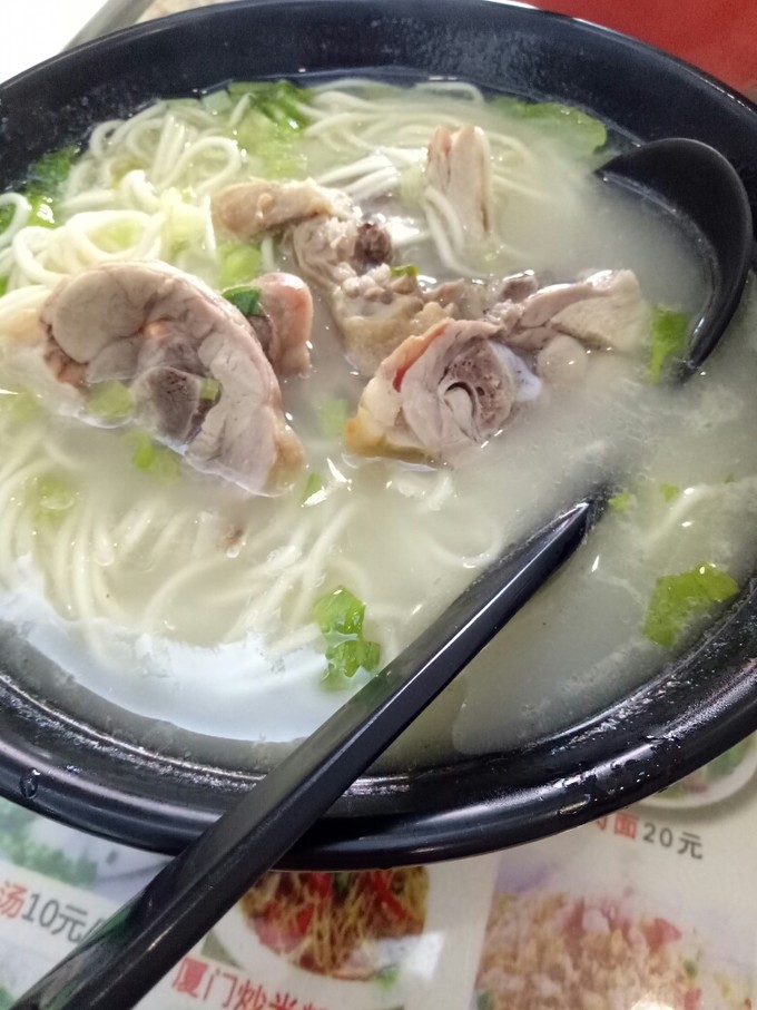 离开睁眼闭眼看见的城市,来到十一月小清新的厦门