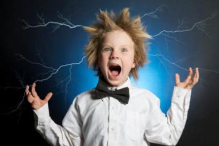 小朋友被静电电到,夏天一碰孩子就静电怎么办