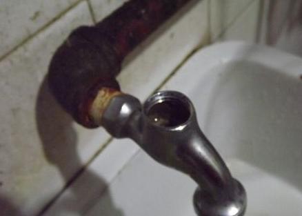 家里水龙头用久了堵了怎么办,家里水龙头用水后怎么处理