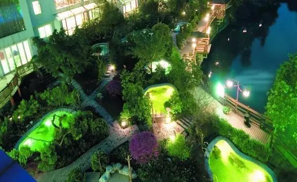 去哪儿泡温泉才是你的最爱,天冷来这里泡温泉最幸福