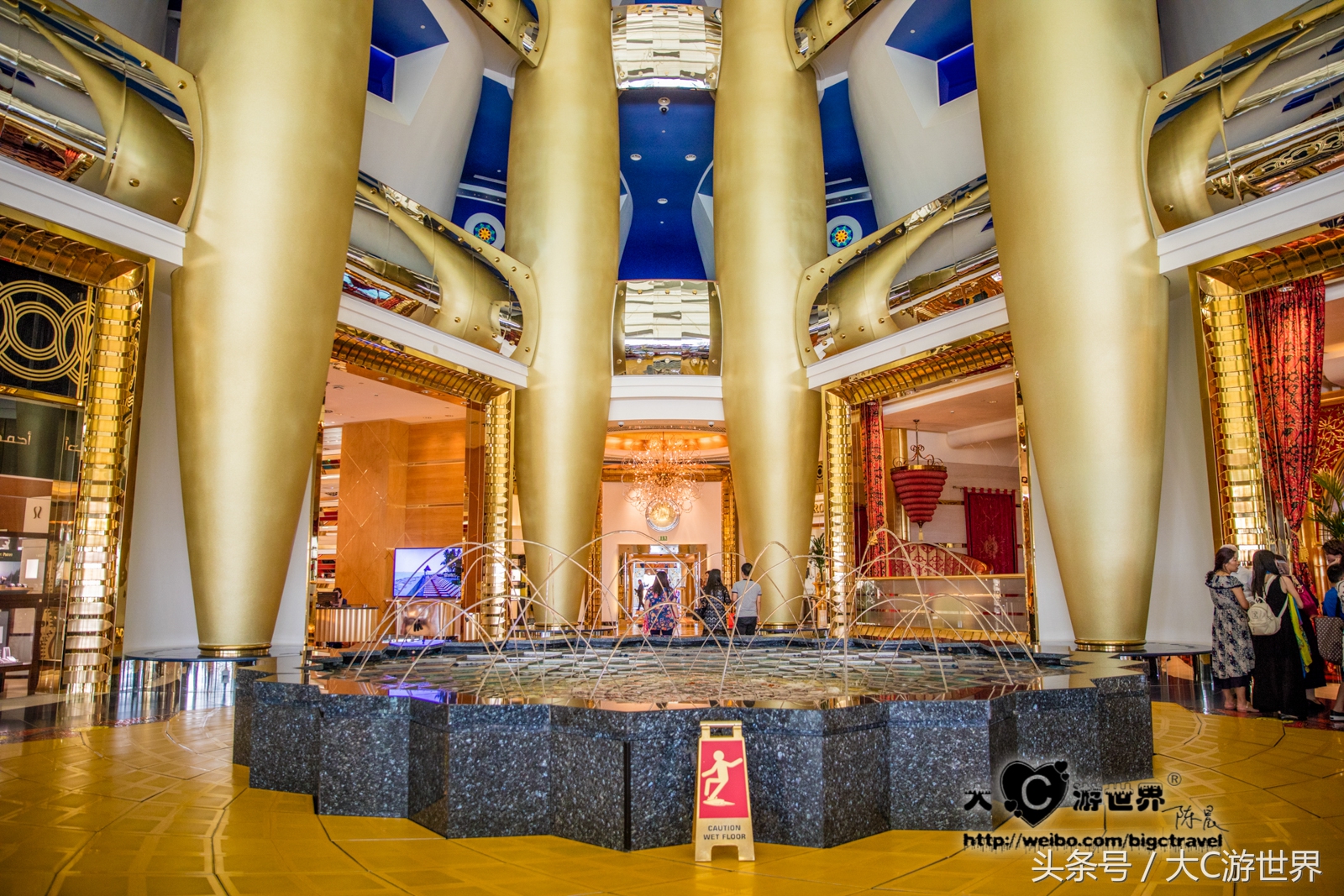 旅游的中国夫妻住迪拜帆船酒店,住迪拜帆船酒店攻略