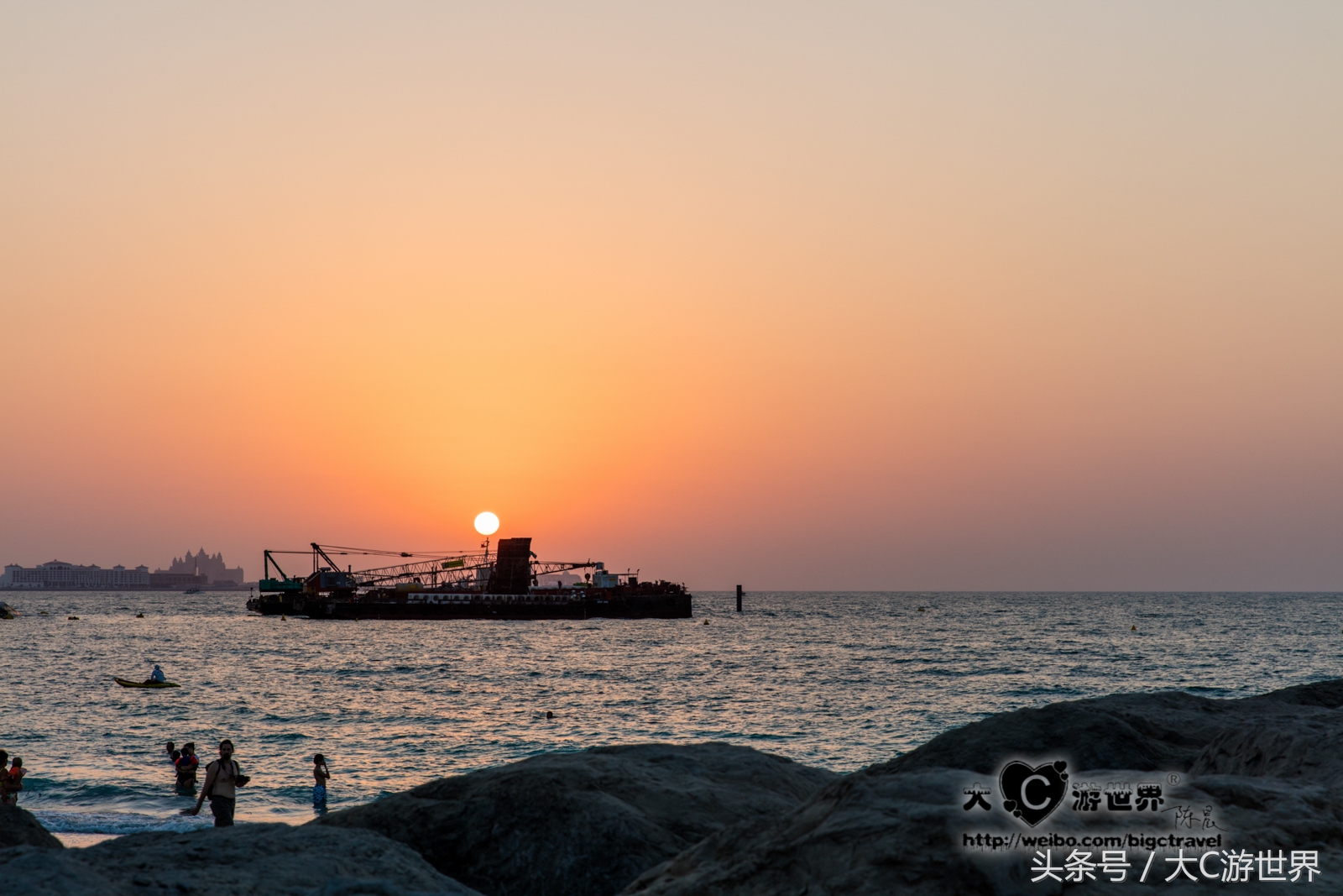 旅游的中国夫妻住迪拜帆船酒店,住迪拜帆船酒店攻略