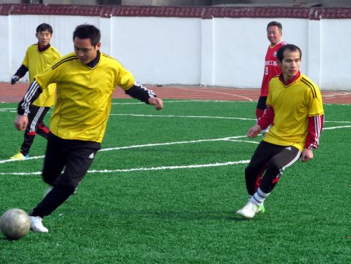 夏天下午踢球注意什么,冬天足球踢球注意事项