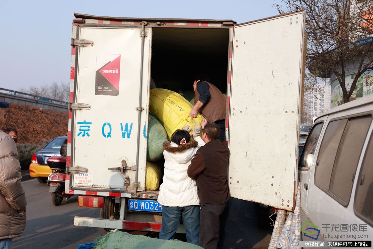 北京天兰天尾货市场有羽绒服吗,北京天兰天服装尾货新地址