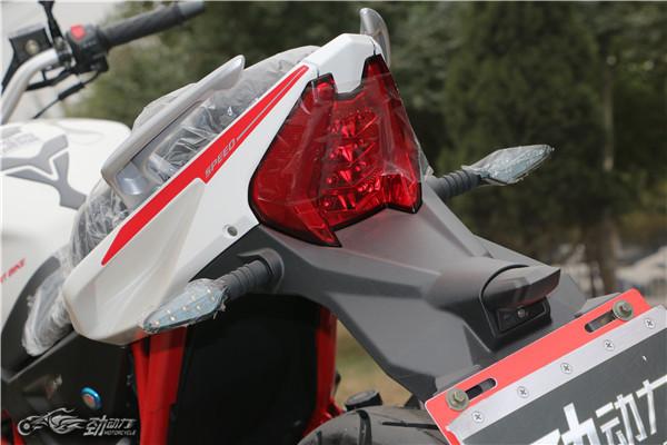 豪爵铃木锐爽150电喷试骑,豪爵太子gz150与豪爵锐爽150比较