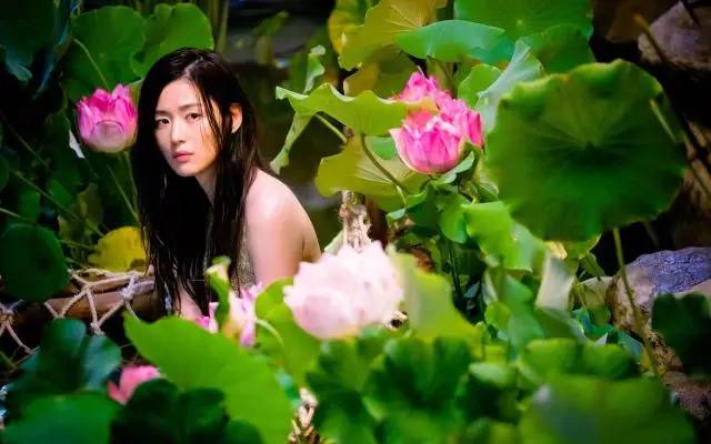 秋冬显白橘调口红,最新款色号口红女神必备