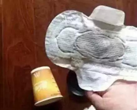 卫生巾的正确打开方式,卫生巾怎么用好用