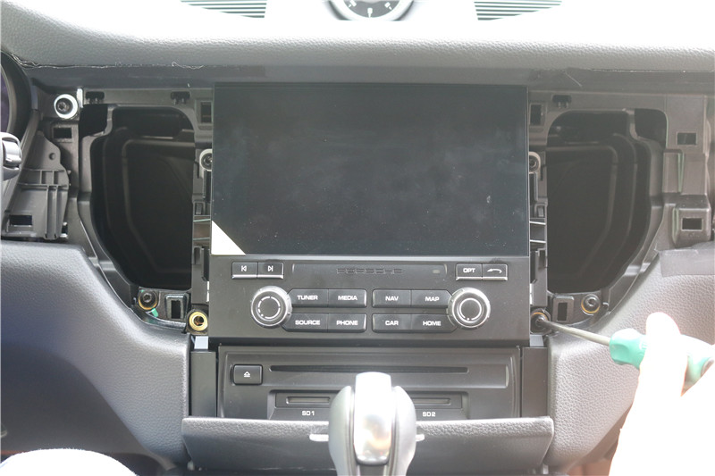 新款保时捷macan导航主机在哪里,2019保时捷macan触摸屏导航功能