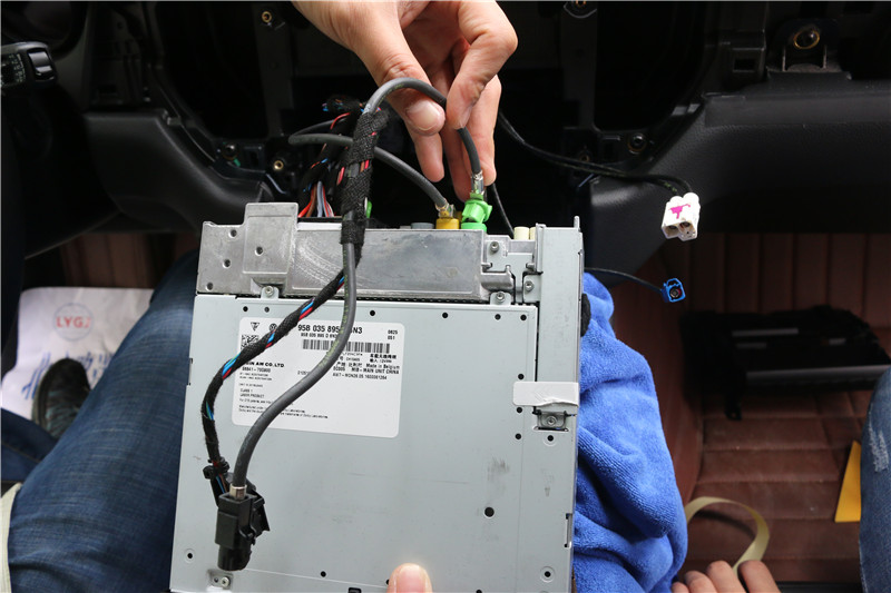 新款保时捷macan导航主机在哪里,2019保时捷macan触摸屏导航功能