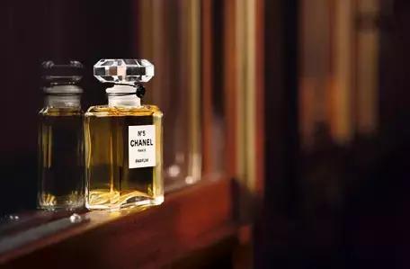 最撩人的香水沐浴露,啥香水清新淡香持久撩人