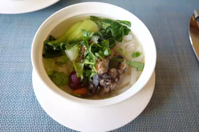 杨幂刘恺威最新一期从酒店出来,杨幂刘恺威法国巴黎定情之作