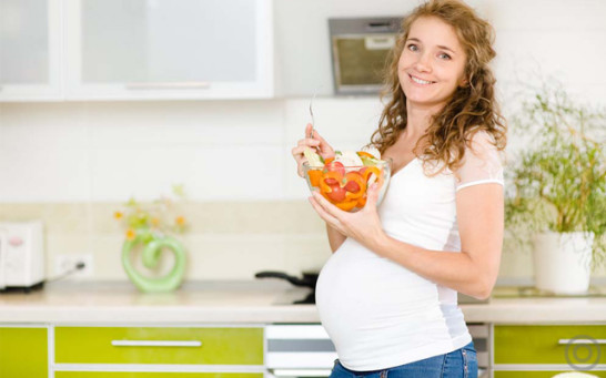 孕期过量吃水果，更容易引发早产或流产，管住你的嘴吧