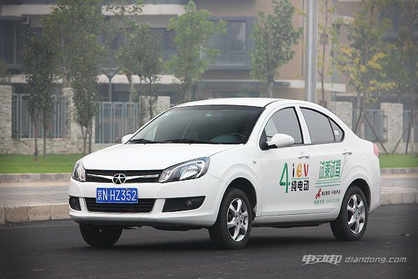 近几年各品牌电动车销量排行表,2022年纯电动车销量排行榜及价格