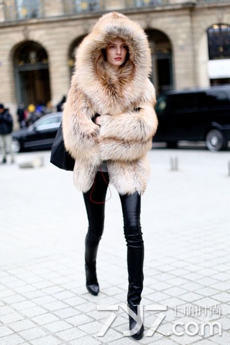 驼色皮草的搭配,驼色七分袖皮草要搭配什么