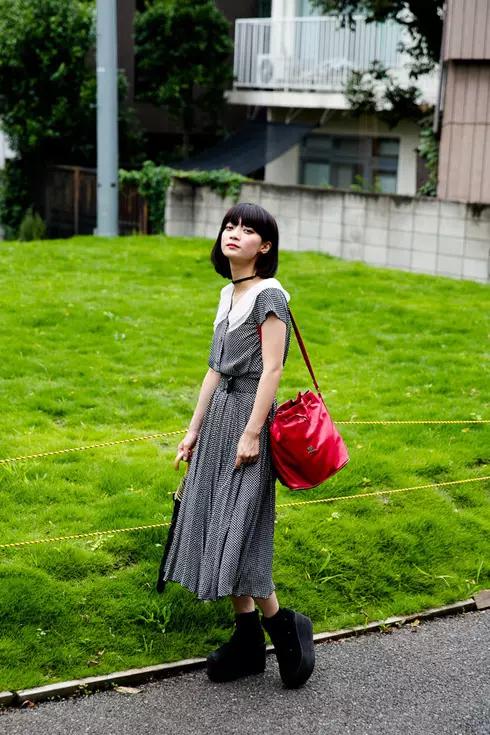 韩系休闲风简约好驾驭的早春穿搭,韩系风街拍穿搭