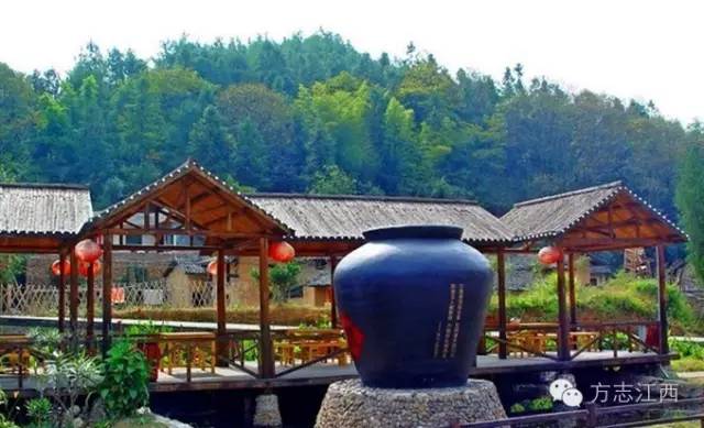 百丈龙潭指的就是江西的龙南县,福建百丈龙潭景点