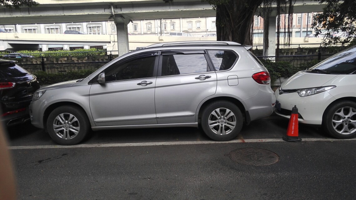 长城哈弗h6哪个性价比高,红旗hs5和哈弗h6哪个值得购买