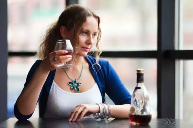 会喝酒的女人情人多是真的吗,好喝酒的女人怎么样