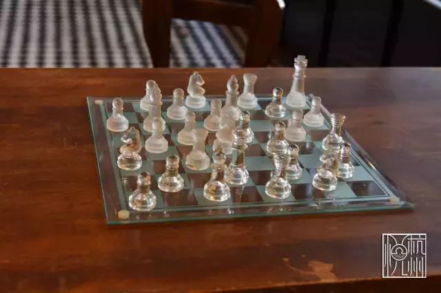 见过了那么多食堂,这家公司却为了员工吃得更好包下了一整片农场