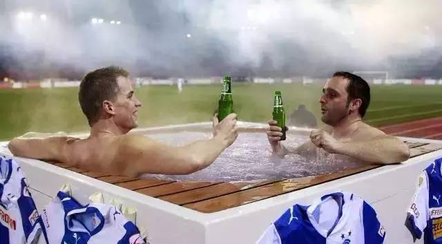 新手必学踢球方式,足球踢球小技巧