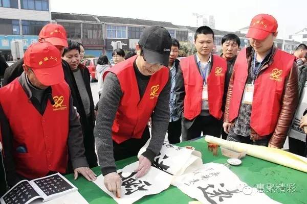 震撼，26个英文字母里竟然隐藏着惠山文体元素！