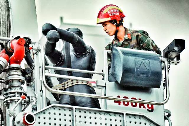 兵王风采,兵王消防员比武