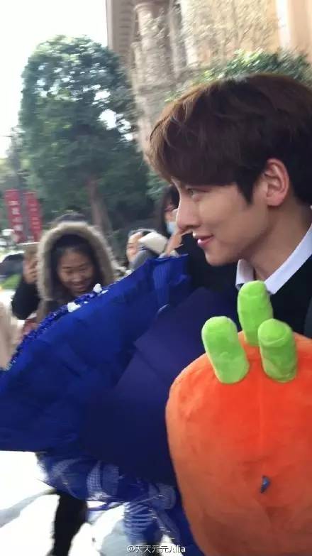 虹桥一姐追星原因,虹桥一姐追星