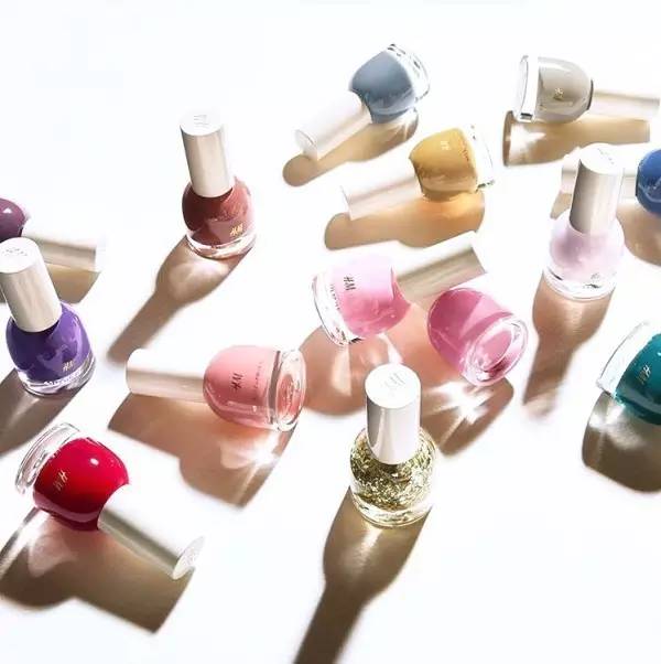 HM指甲油试色|比起丑炸天的衣服,它家指甲油美到惊人