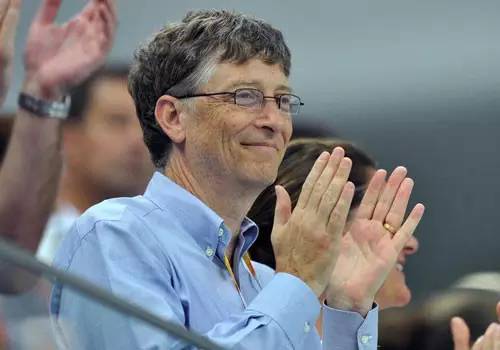 比尔盖茨乔布斯成功的背后,比尔盖茨是怎么打败乔布斯的