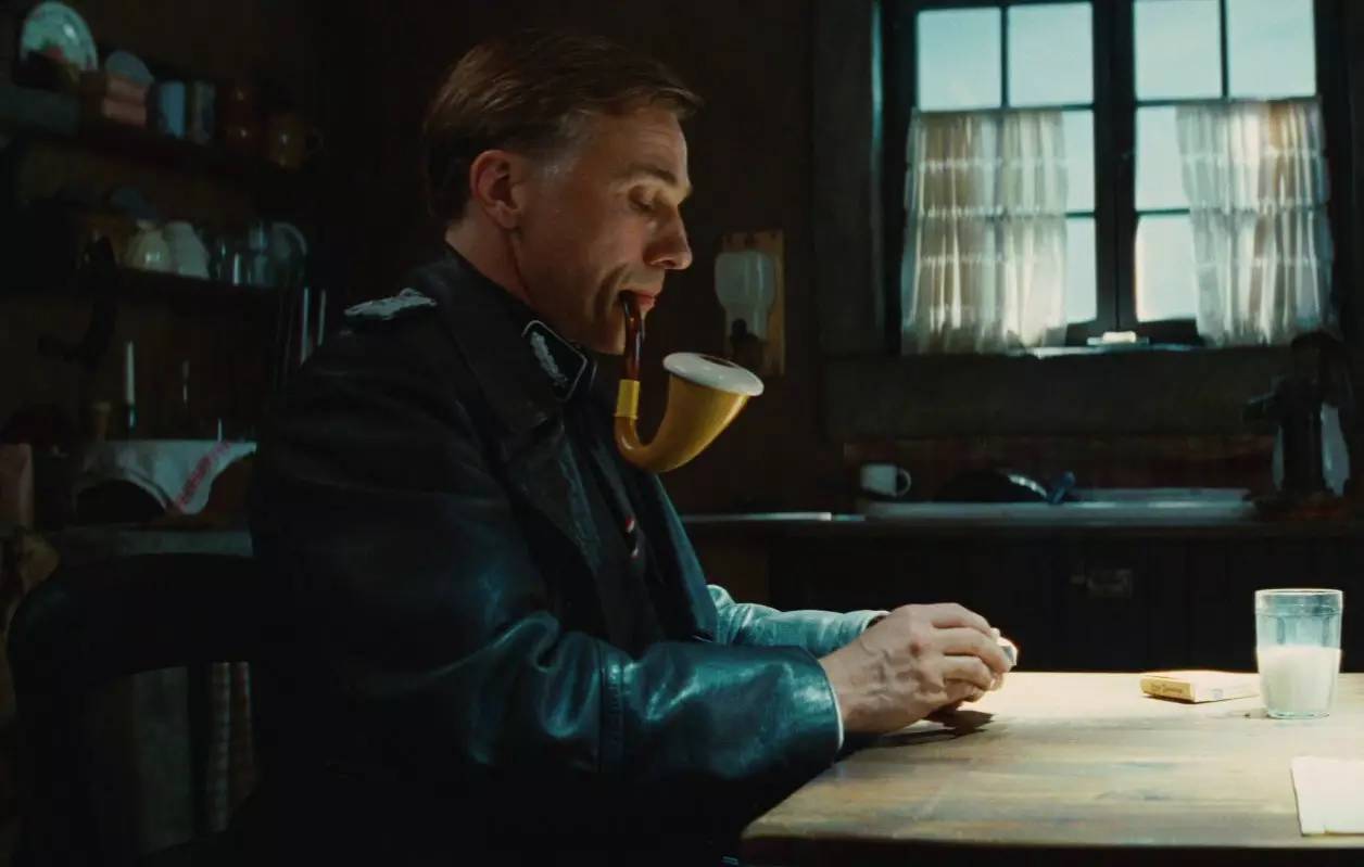 抽烟没格调、雪茄太做作，为什么不试下烟斗