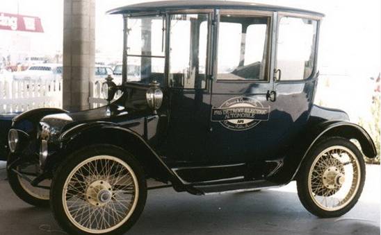 汽车大灯发展史,汽车灯历史各具特色